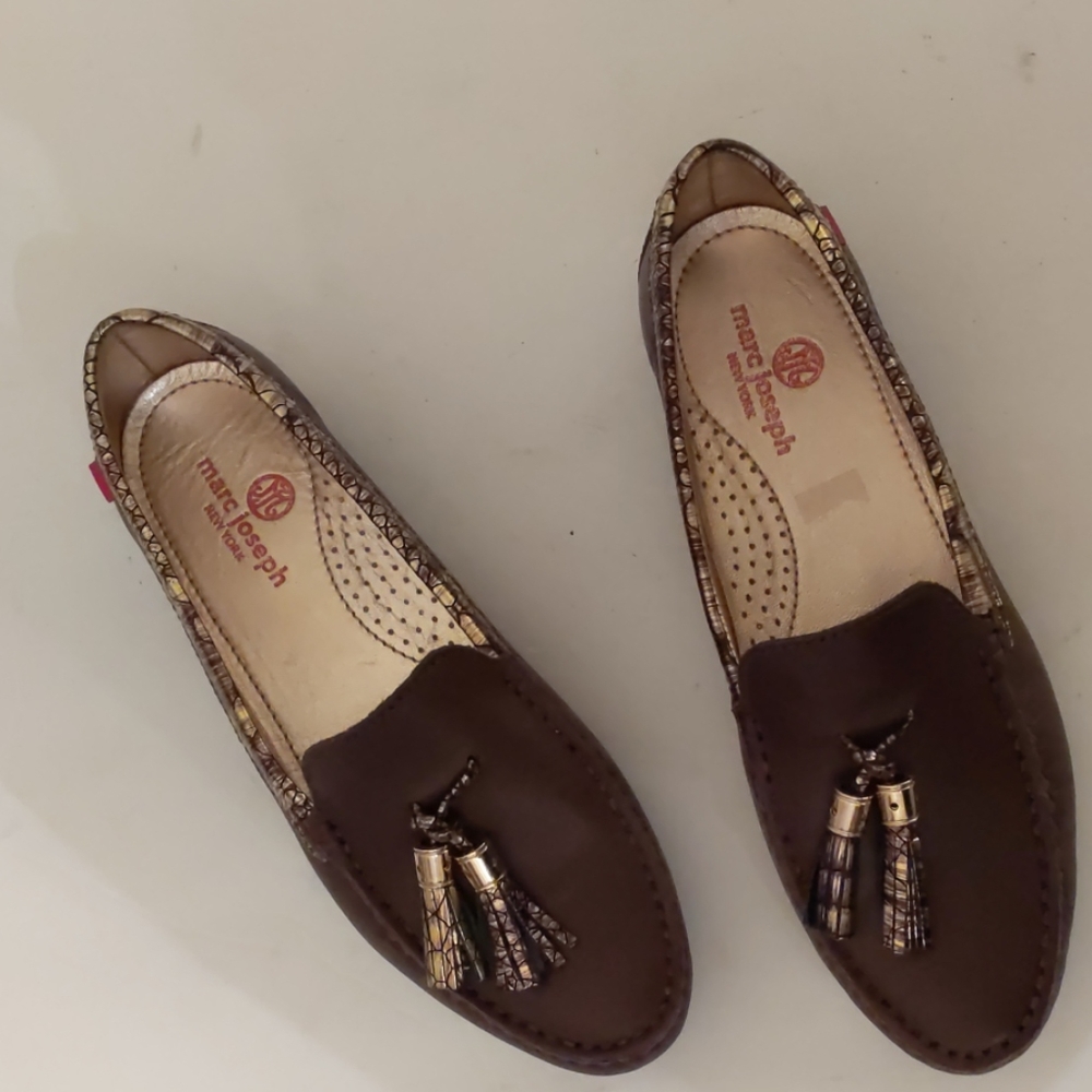 Marc Joseph New York gold trim/tassel loafers-sz 7